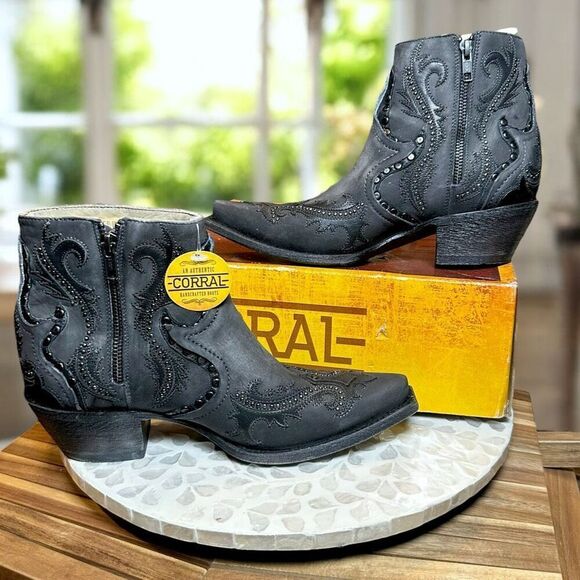 Corral $325 G1381 LD Grey Studs Overlay Ankle Boots Snip Toe Western Cowgirl Wom - Picture 10 of 13